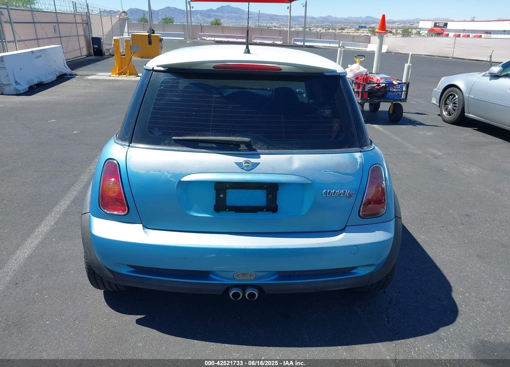 2003 MINI COOPER S VIN: WMWRE33413TD73088
