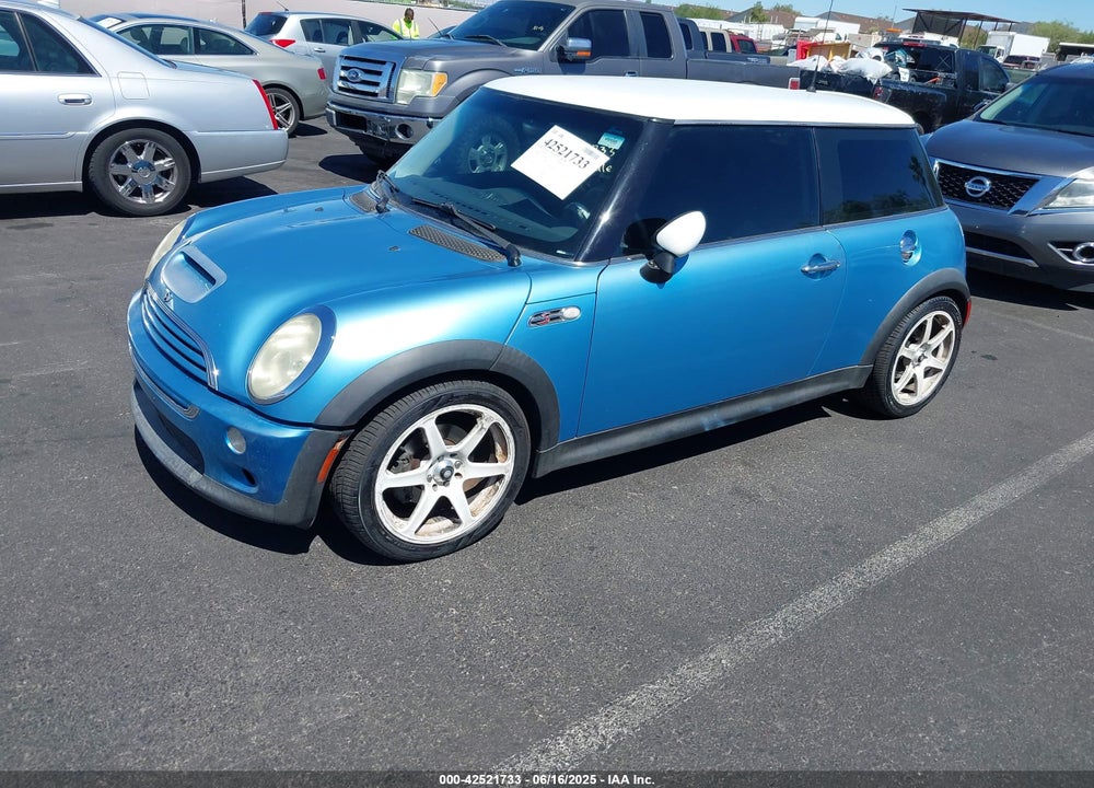 2003 MINI COOPER S VIN: WMWRE33413TD73088