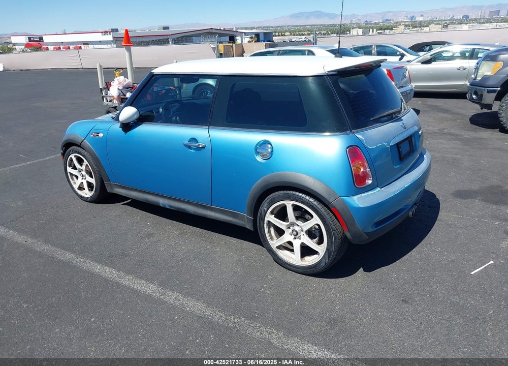2003 MINI COOPER S VIN: WMWRE33413TD73088