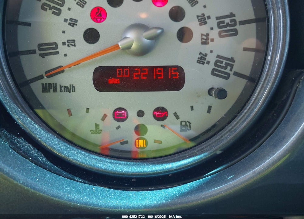 2003 MINI COOPER S VIN: WMWRE33413TD73088