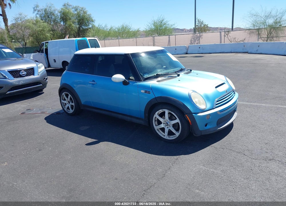 2003 MINI COOPER S VIN: WMWRE33413TD73088