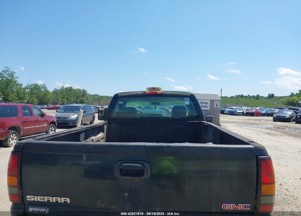 2007 GMC SIERRA 2500HD CLASSIC WORK TRUCK VIN: 1GTHK24U17E134843