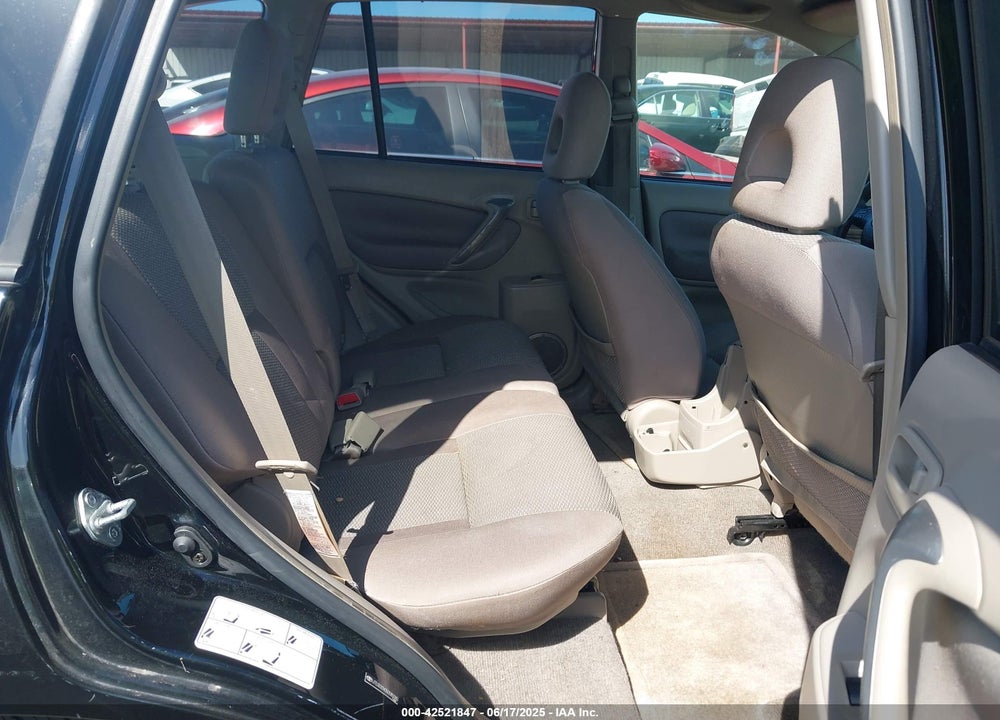 2005 TOYOTA RAV4 VIN: JTEGD20V050085080