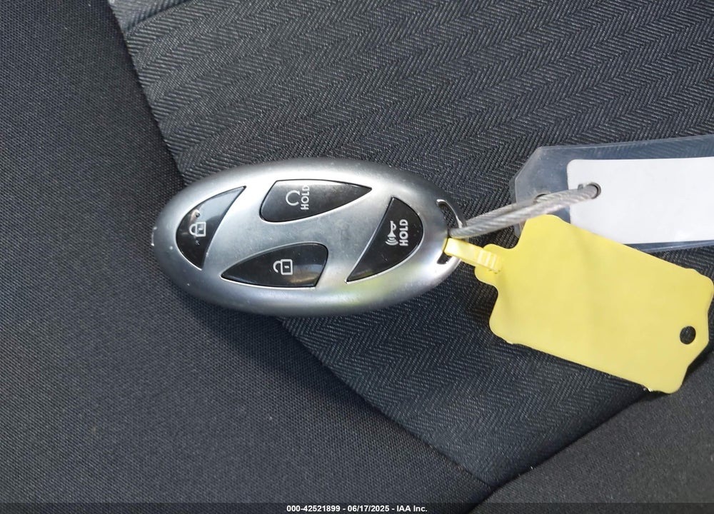 2025 HYUNDAI SONATA VIN: KMHL64JA8SA438543