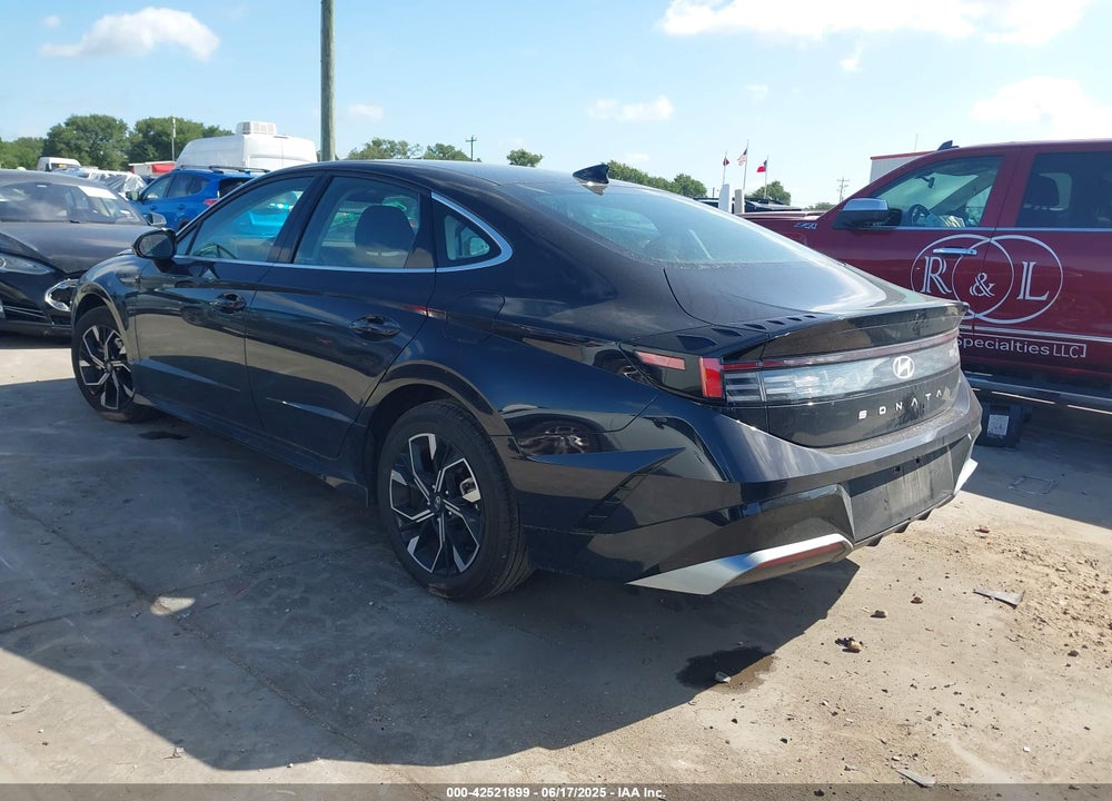 2025 HYUNDAI SONATA VIN: KMHL64JA8SA438543