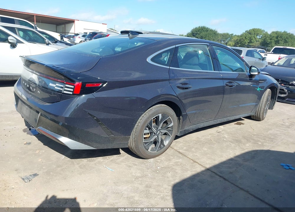 2025 HYUNDAI SONATA VIN: KMHL64JA8SA438543