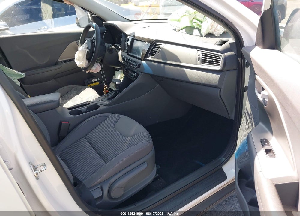 2018 KIA NIRO VIN: KNDCB3LC2J5175269