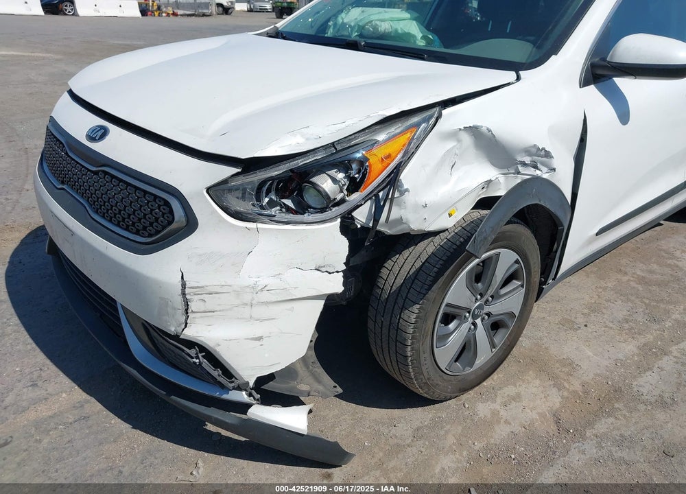 2018 KIA NIRO VIN: KNDCB3LC2J5175269