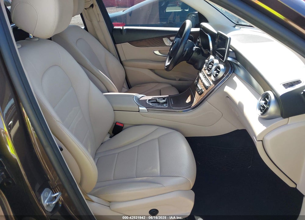 2018 MERCEDES-BENZ GLC 300 VIN: WDC0G4JB8JV105614