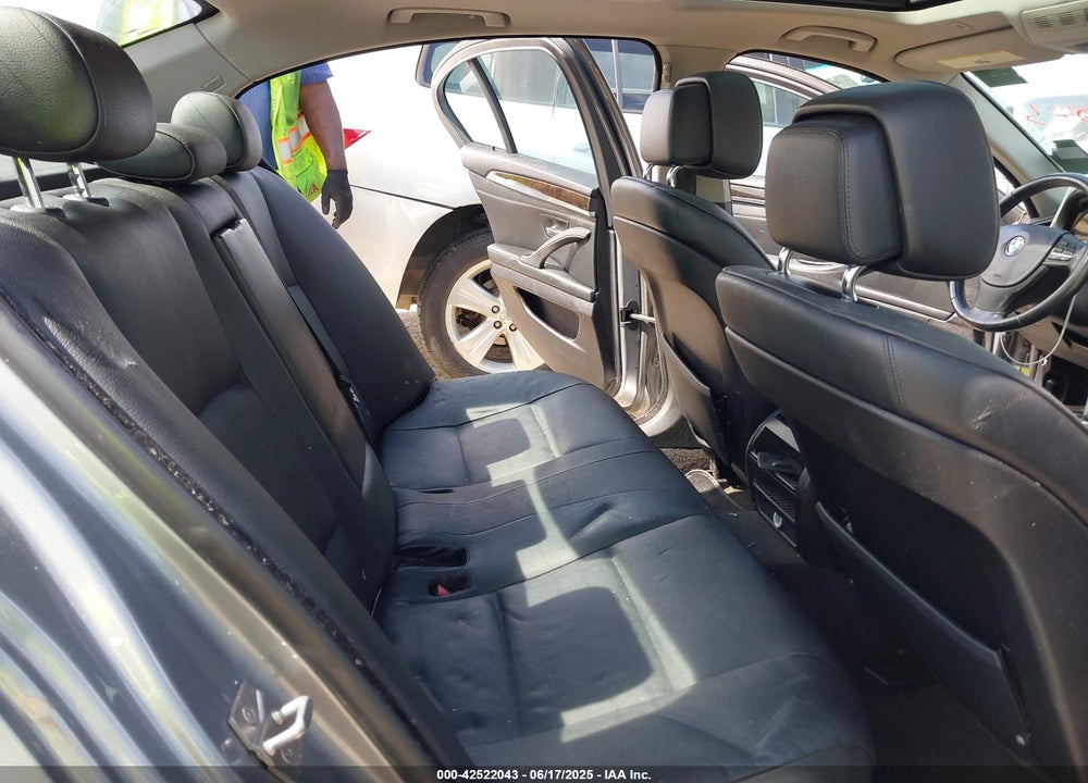 2011 BMW 528I VIN: WBAFR1C50BC739784