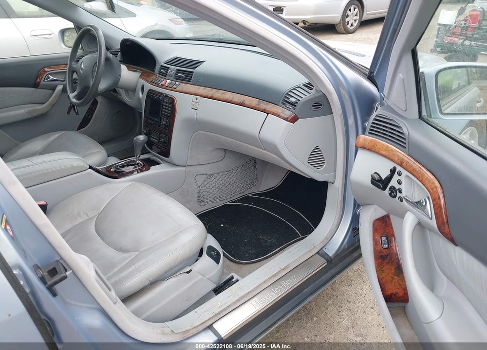 2000 MERCEDES-BENZ S 500 VIN: WDBNG75J2YA071359