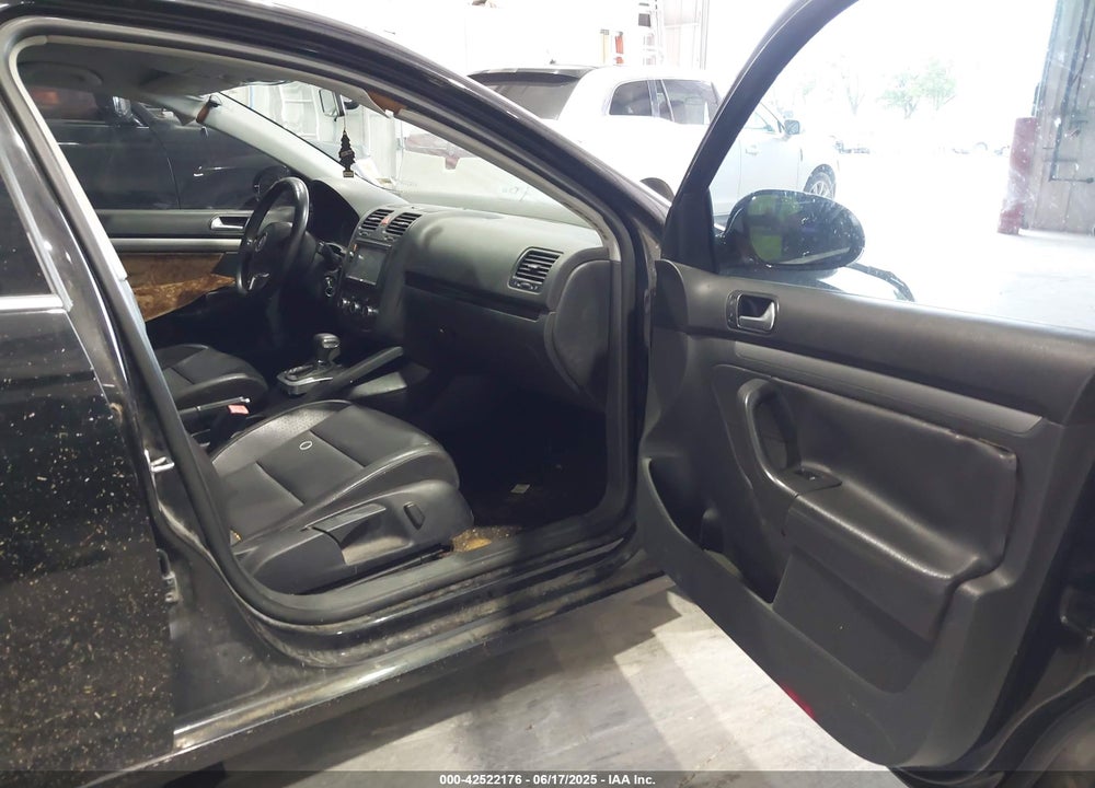 2010 VOLKSWAGEN JETTA WOLFSBURG EDITION VIN: 3VWRJ7AJ2AM061513
