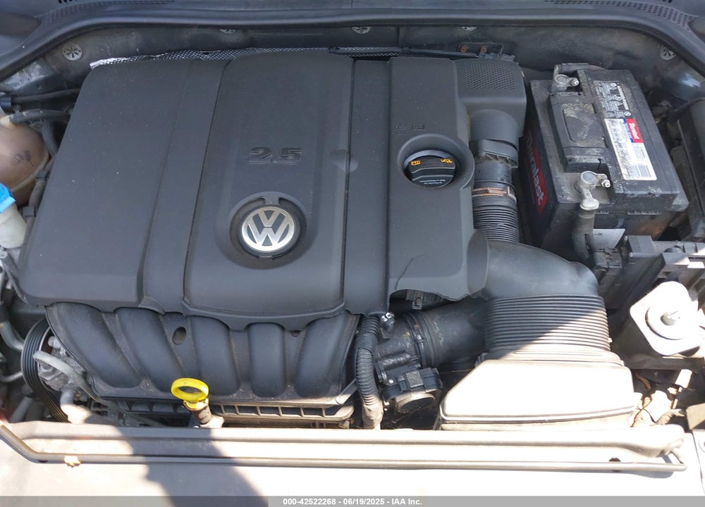 2013 VOLKSWAGEN JETTA 2.5L SE VIN: 3VWDP7AJ2DM447510