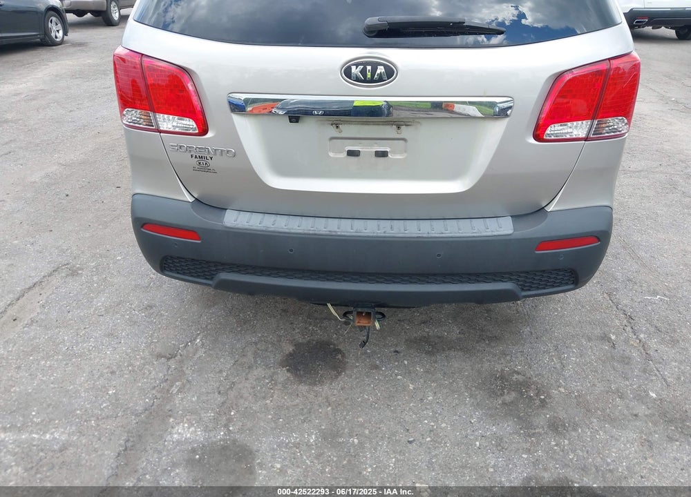 2013 KIA SORENTO VIN: 5XYKT3A11DG399543