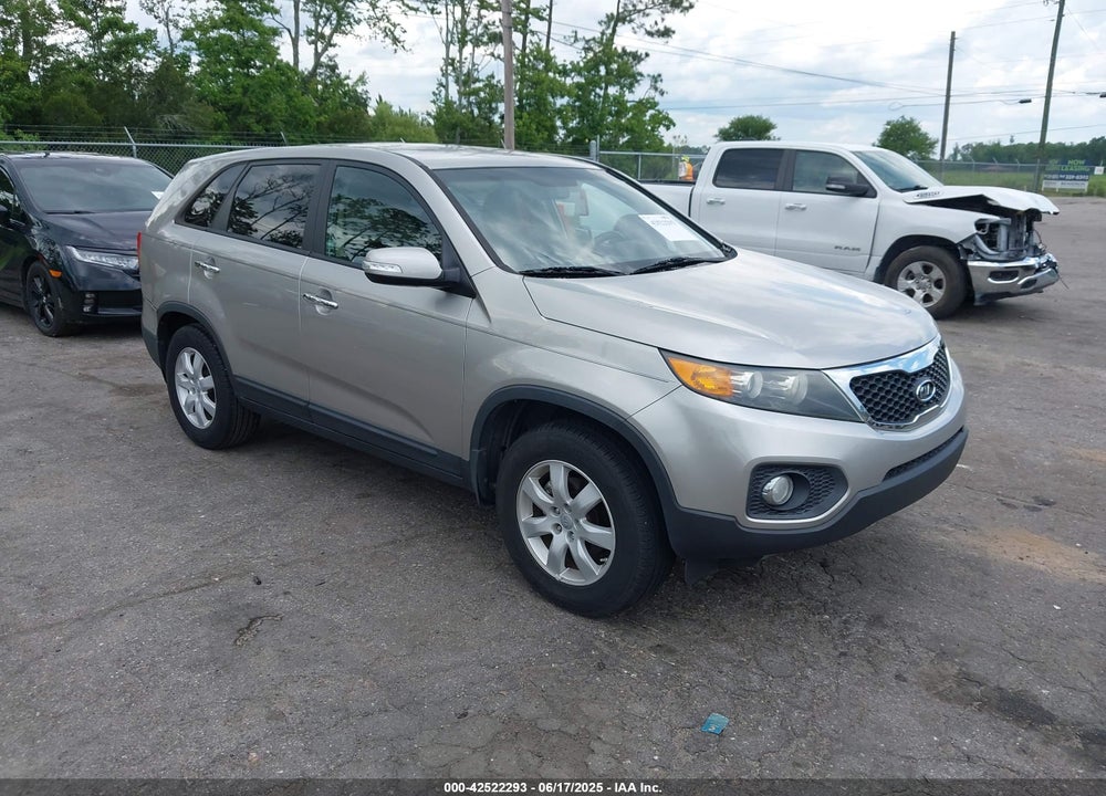 2013 KIA SORENTO VIN: 5XYKT3A11DG399543