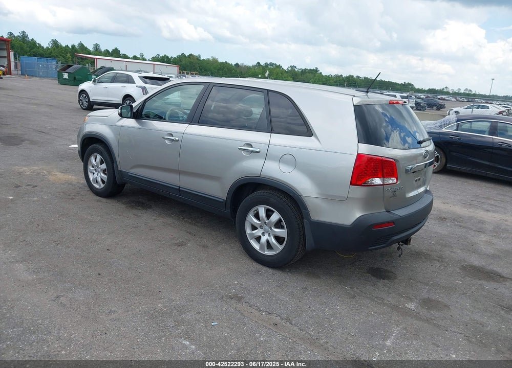 2013 KIA SORENTO VIN: 5XYKT3A11DG399543