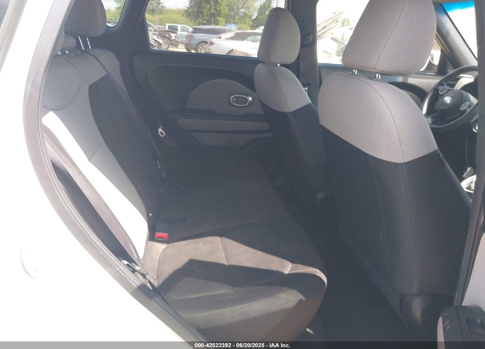 2016 KIA SOUL VIN: KNDJN2A21G7296276