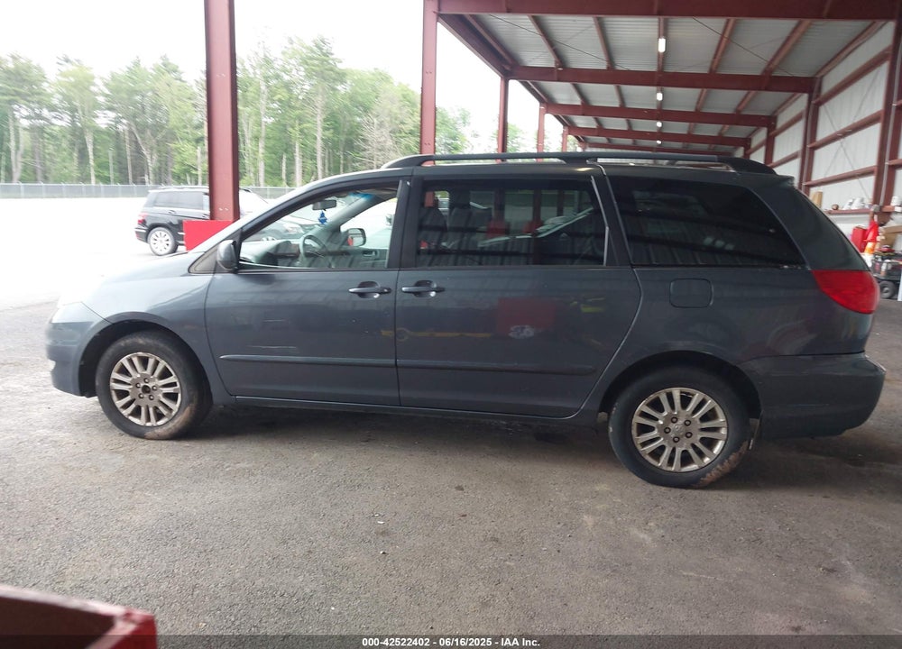 2010 TOYOTA SIENNA XLE VIN: 5TDDK4CC5AS030134
