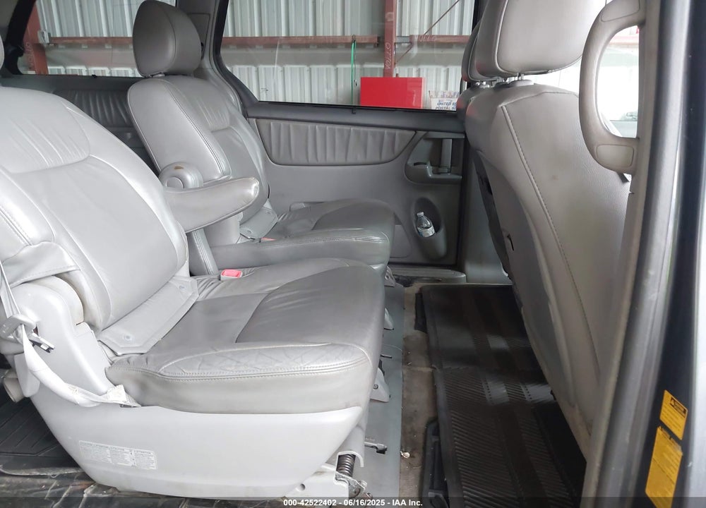 2010 TOYOTA SIENNA XLE VIN: 5TDDK4CC5AS030134