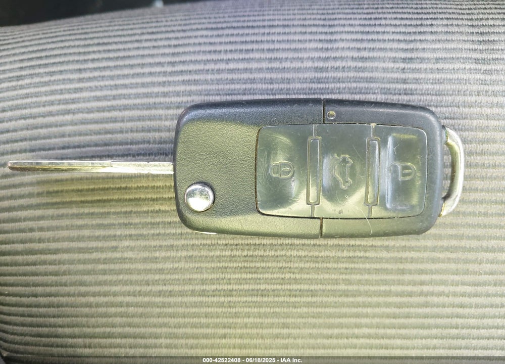 2007 VOLKSWAGEN RABBIT VIN: WVWBR71K37W179973