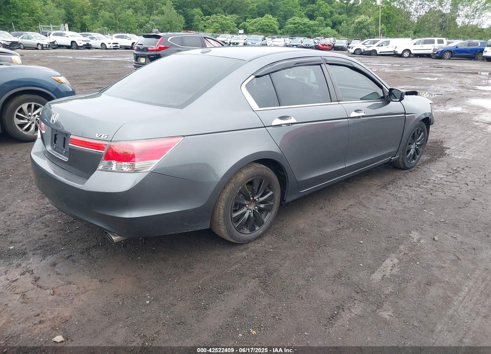 2012 HONDA ACCORD VIN: 1HGCP3F82CA011928