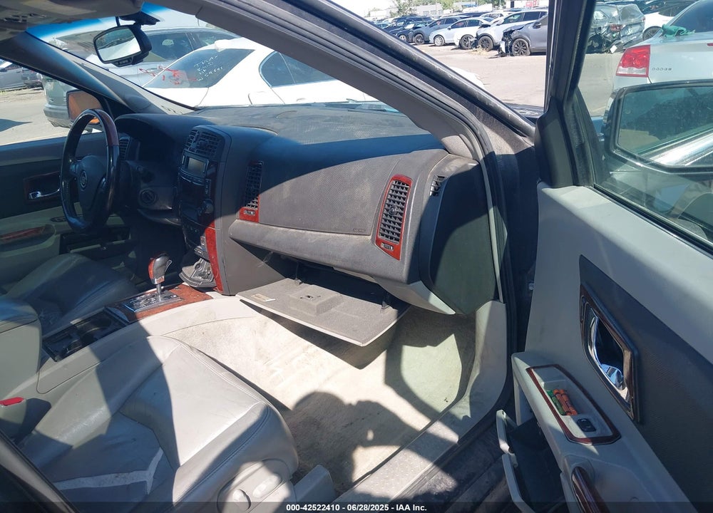 2004 CADILLAC SRX V8 VIN: 1GYEE63A340163112