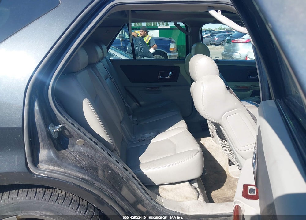 2004 CADILLAC SRX V8 VIN: 1GYEE63A340163112