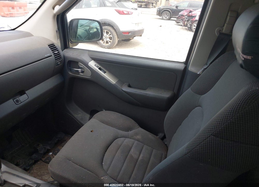2005 NISSAN PATHFINDER XE VIN: 5N1AR18W45C779915
