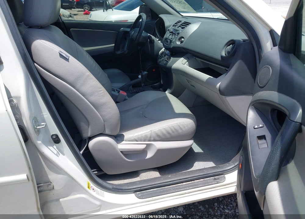 2011 TOYOTA RAV4 VIN: 2T3YF4DV1BW101285