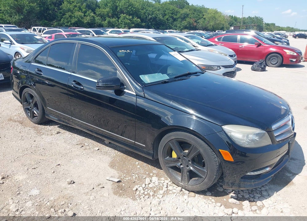 2011 MERCEDES-BENZ C 300 LUXURY/SPORT VIN: WDDGF5EB8BR155906