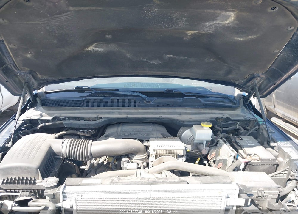 2020 RAM 1500 LAIE  4X4 5'7 BOX VIN: 1C6SRFJT4LN177790