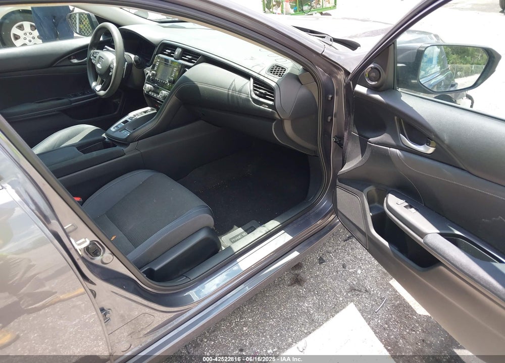 2019 HONDA INSIGHT LX VIN: 19XZE4F18KE011810