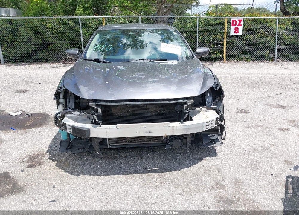 2019 HONDA INSIGHT LX VIN: 19XZE4F18KE011810