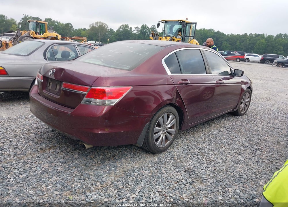 2011 HONDA ACCORD 2.4 EX VIN: 1HGCP2F78BA105912