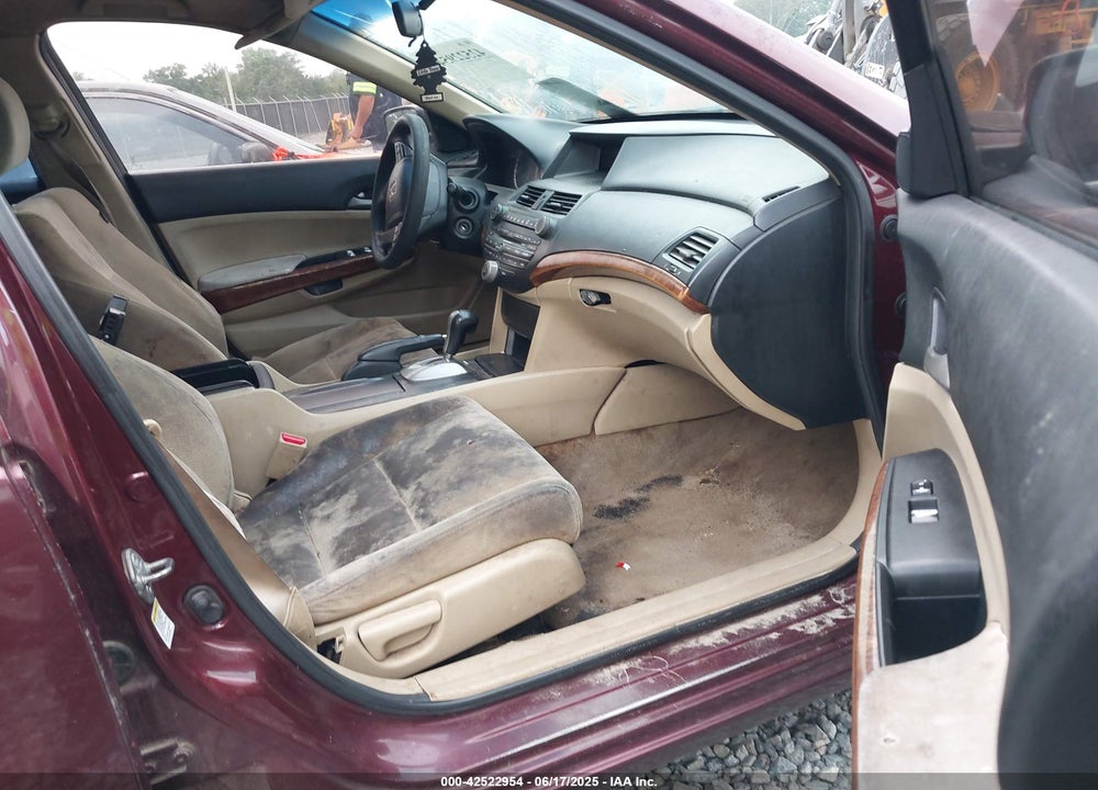 2011 HONDA ACCORD 2.4 EX VIN: 1HGCP2F78BA105912