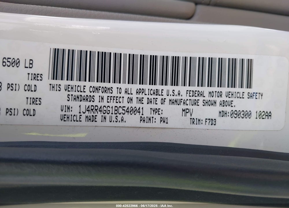 2011 JEEP GRAND CHEROKEE VIN: 1J4RR4GG1BC540041