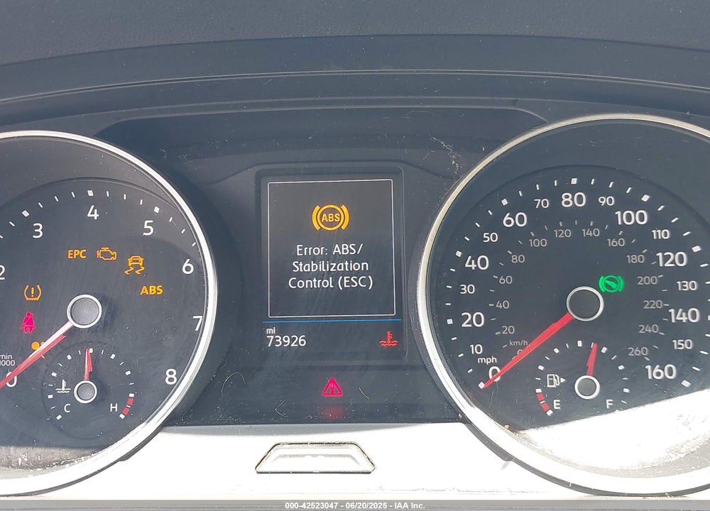2018 VOLKSWAGEN TIGUAN VIN: 3VV2B7AX6JM195125