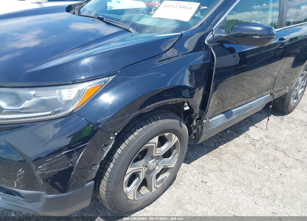2018 HONDA CR-V VIN: 2HKRW2H58JH609939