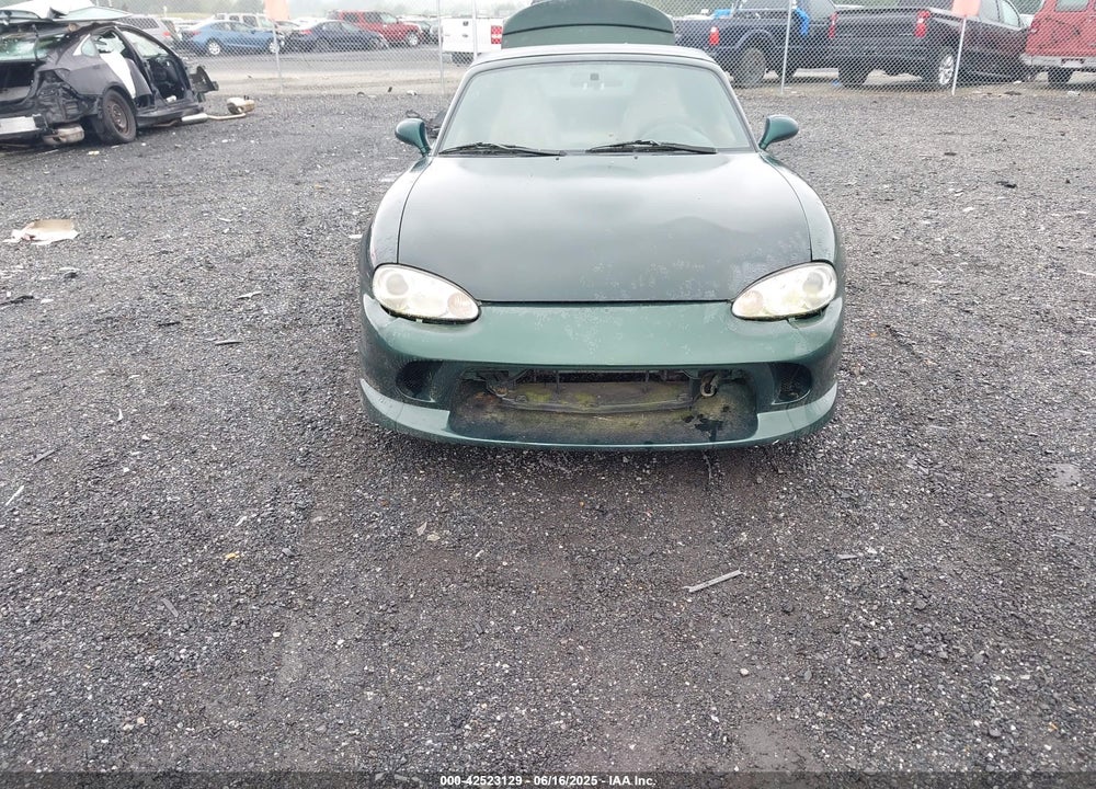 2002 MAZDA MX-5 MIATA CLOTH/LS/SE VIN: JM1NB353120227088