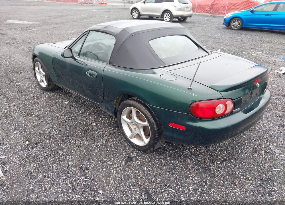 2002 MAZDA MX-5 MIATA CLOTH/LS/SE VIN: JM1NB353120227088