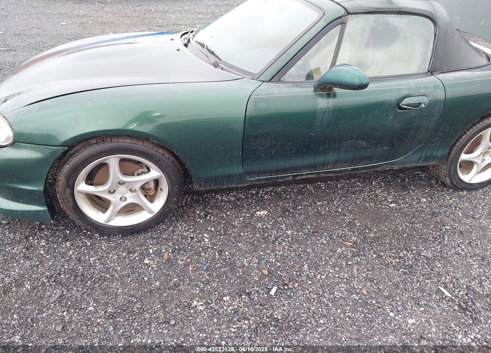 2002 MAZDA MX-5 MIATA CLOTH/LS/SE VIN: JM1NB353120227088