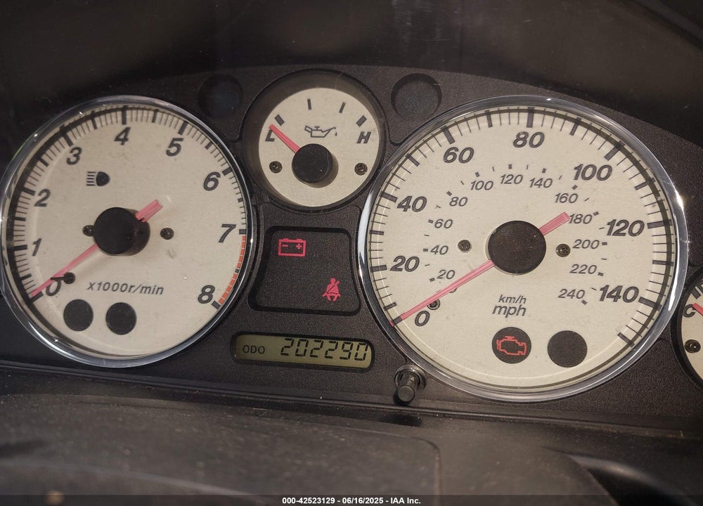 2002 MAZDA MX-5 MIATA CLOTH/LS/SE VIN: JM1NB353120227088