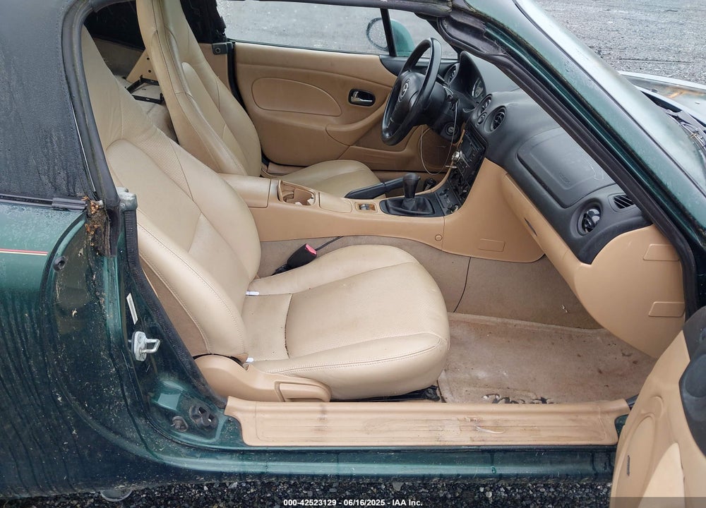 2002 MAZDA MX-5 MIATA CLOTH/LS/SE VIN: JM1NB353120227088