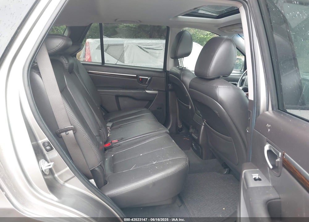 2011 HYUNDAI SANTA FE VIN: 5XYZK4AGXBG073748