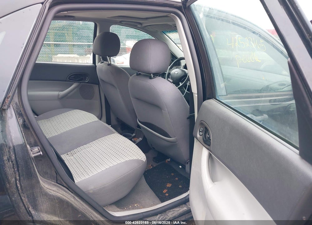 2007 FORD FOCUS VIN: 1FAHP34N27W364469