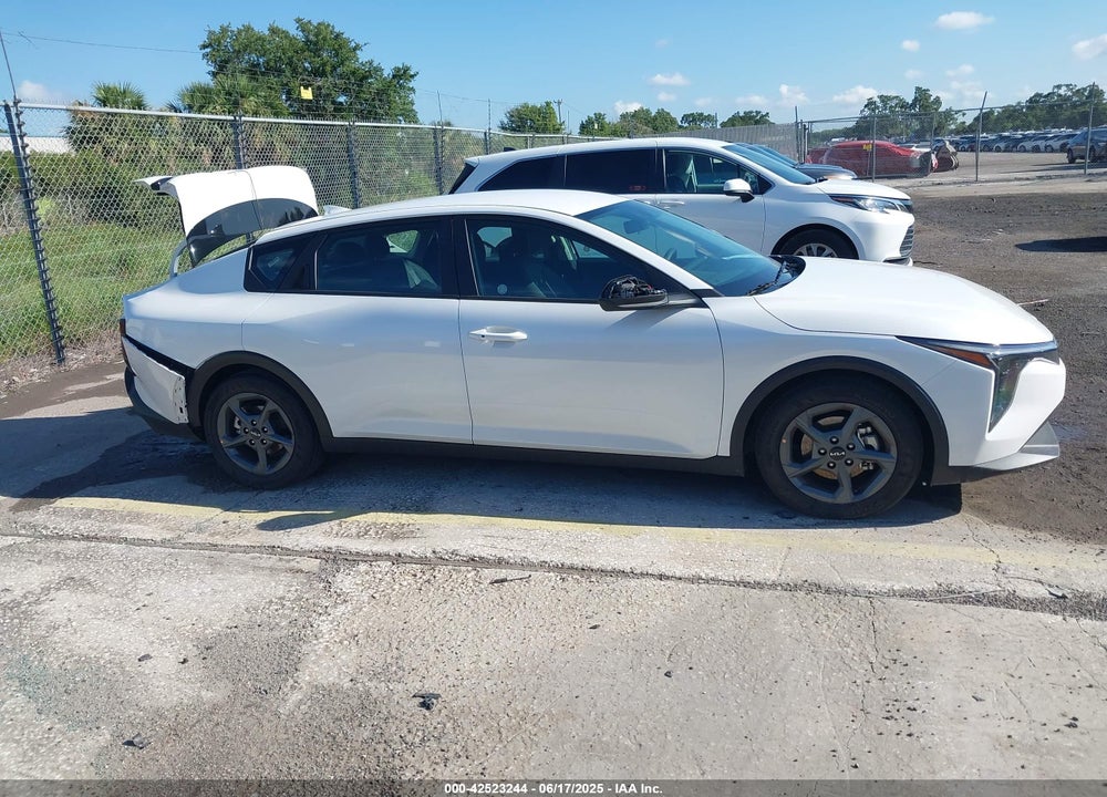 2025 KIA K4 LXS VIN: 3KPFT4DE7SE058549