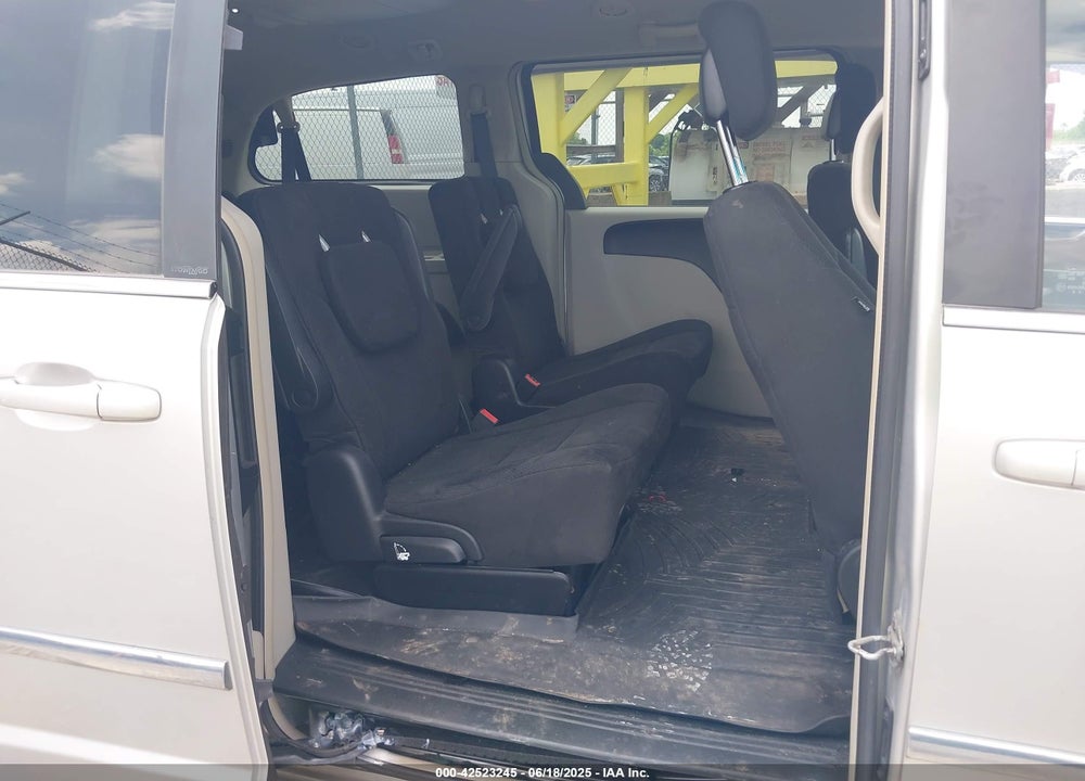 2011 CHRYSLER TOWN & COUNTRY TOURING VIN: 2A4RR5DG7BR765968
