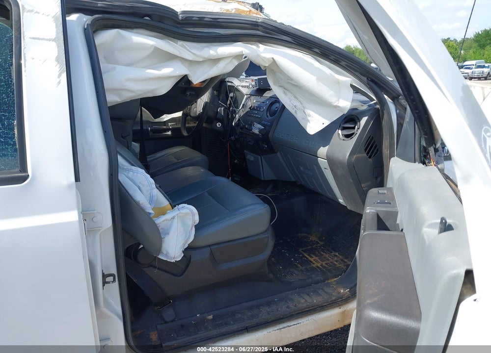 2016 FORD F-350 CHASSIS XL VIN: 1FD8W3H68GEB75990