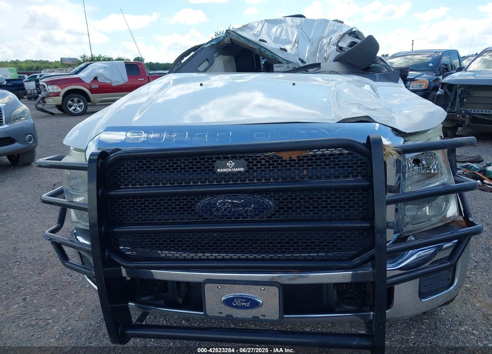 2016 FORD F-350 CHASSIS XL VIN: 1FD8W3H68GEB75990
