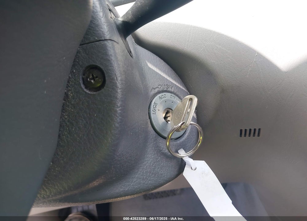 2004 TOYOTA COROLLA LE VIN: 2T1BR32E54C288702